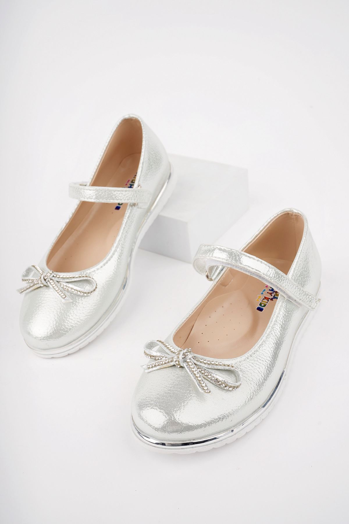 Termo Taban Bıyık Fiyonk Gümüş Star Kız Çocuk Ayakkabı