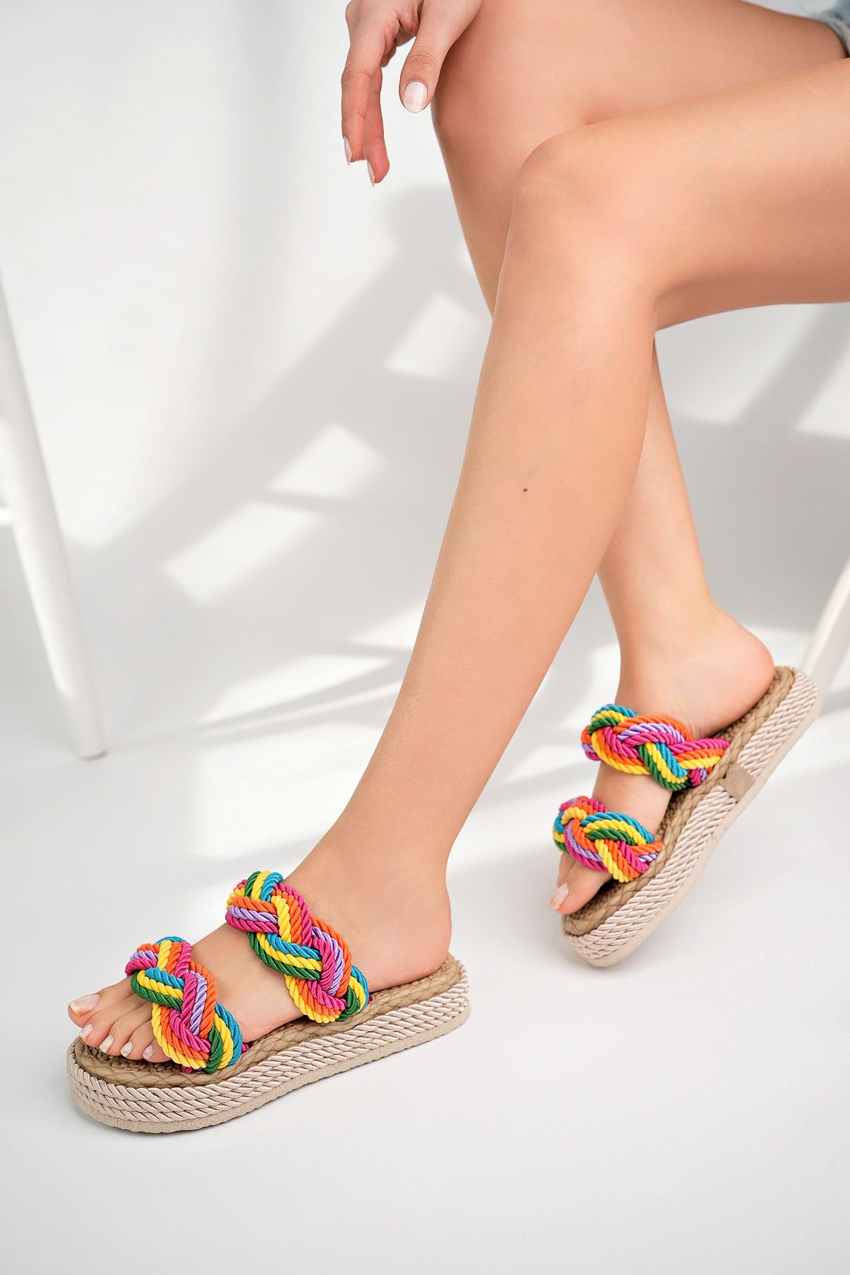 Dolgu Taban Halatlı Krem Renkli Garnili Kadın Ayakkabı