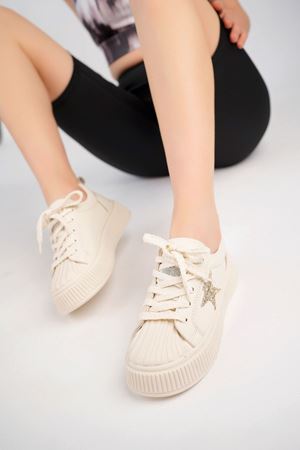 Dolgu Topuk Yıldızlı Bej Ayakkabı