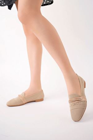 Köşeli Kalıp Bej Triko Ayakkabı