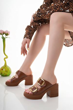 Dolgu Topuk Platform Çift Tokalı Taba Terlik